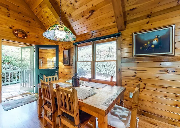 Lucilles Creekside Hideaway