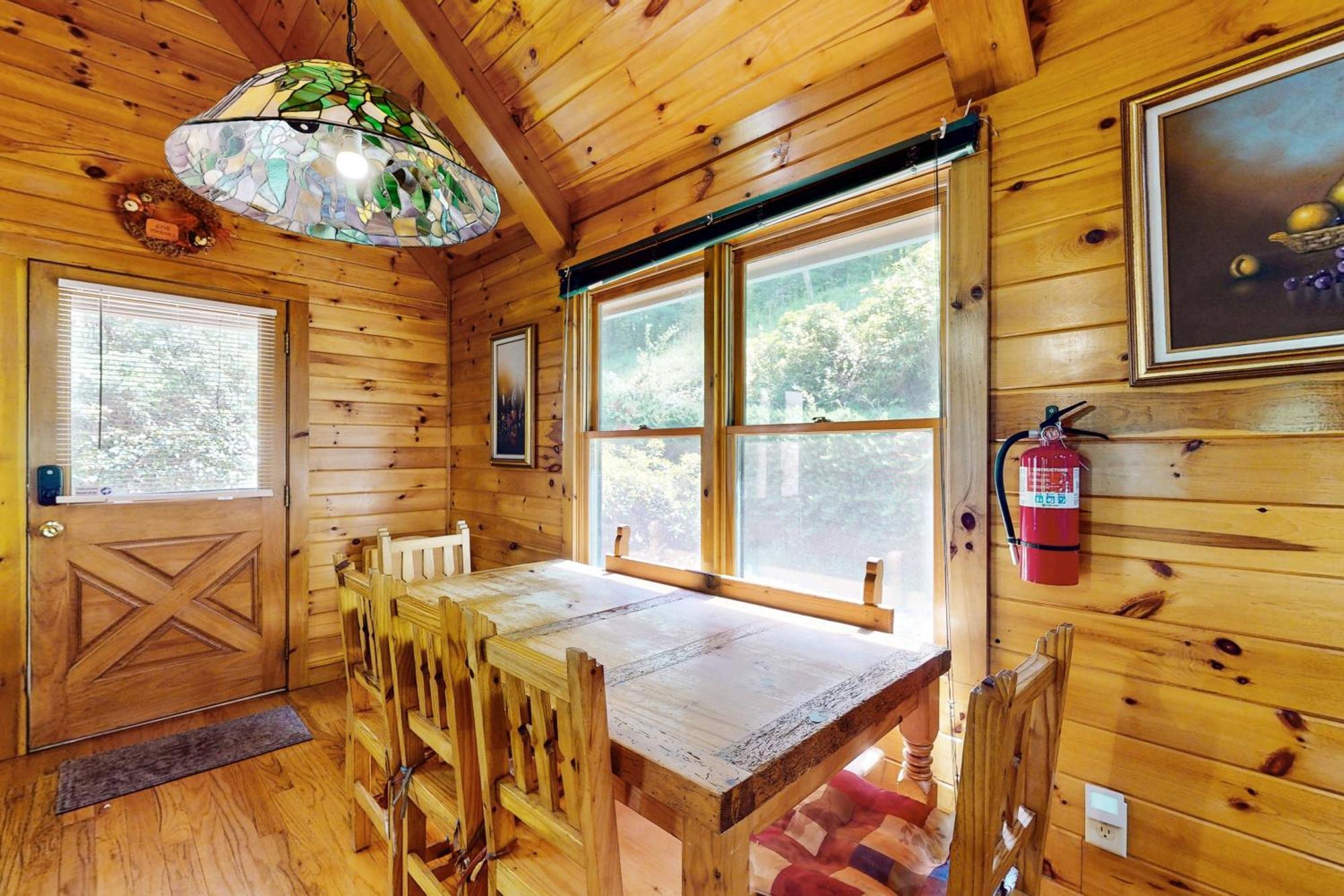 Lucilles Creekside Hideaway Holiday home