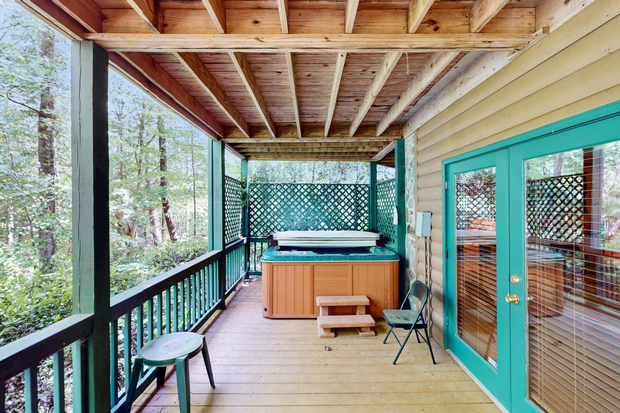 Lucilles Creekside Hideaway